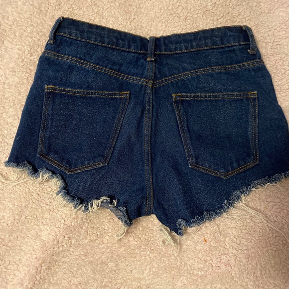 H&M High Waist Cut-off Shorts - Picture 2 of 6